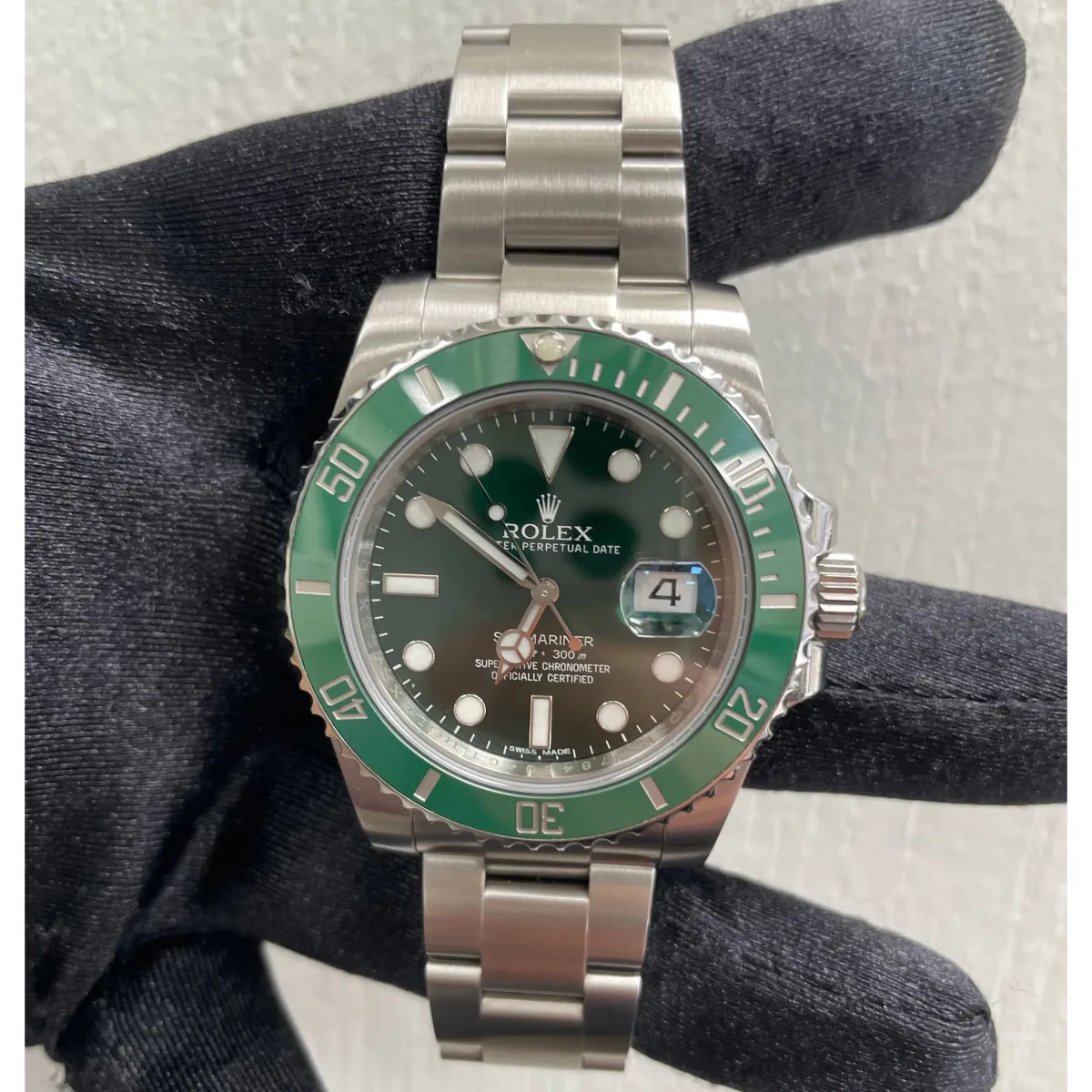 Rolex Submariner Green Dial on Oyster Ref 116610LV with New Style Card White 2017