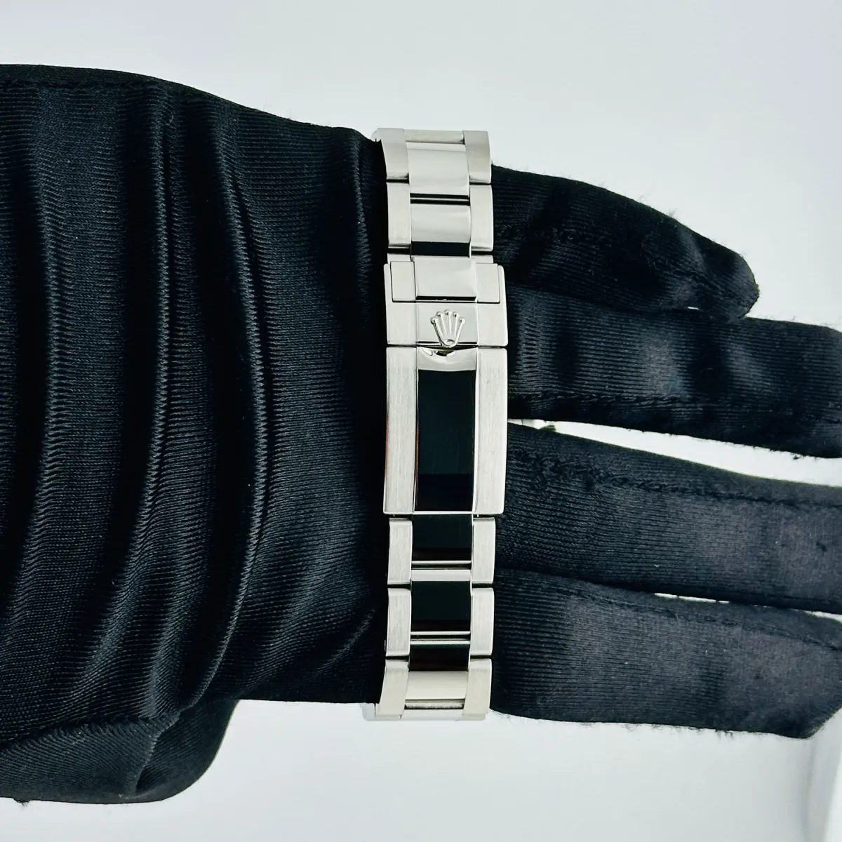 Rolex GMT-Master II Black Dial on Oyster Ref 116710