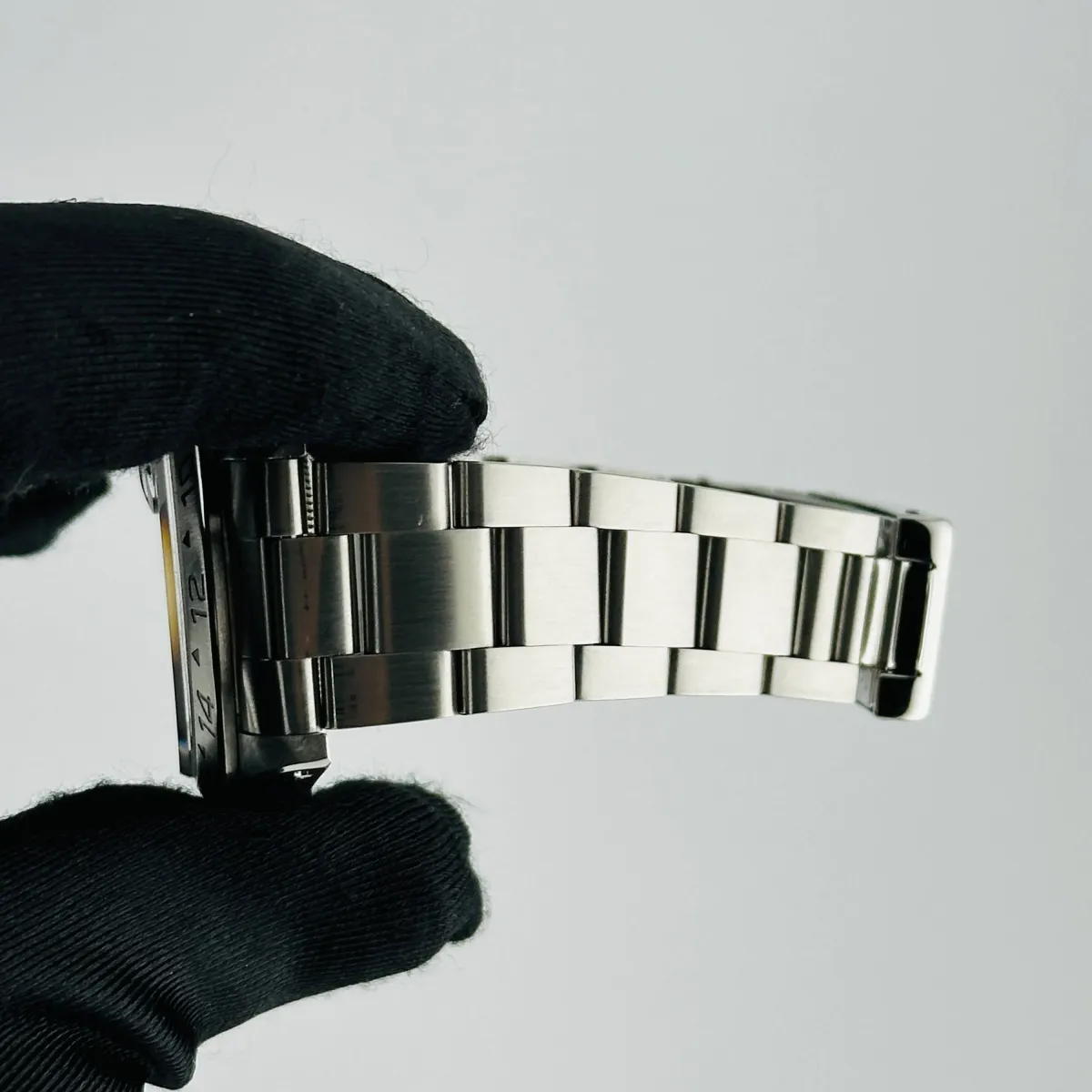 Rolex Explorer II Black Dial On Oyster Ref 16570