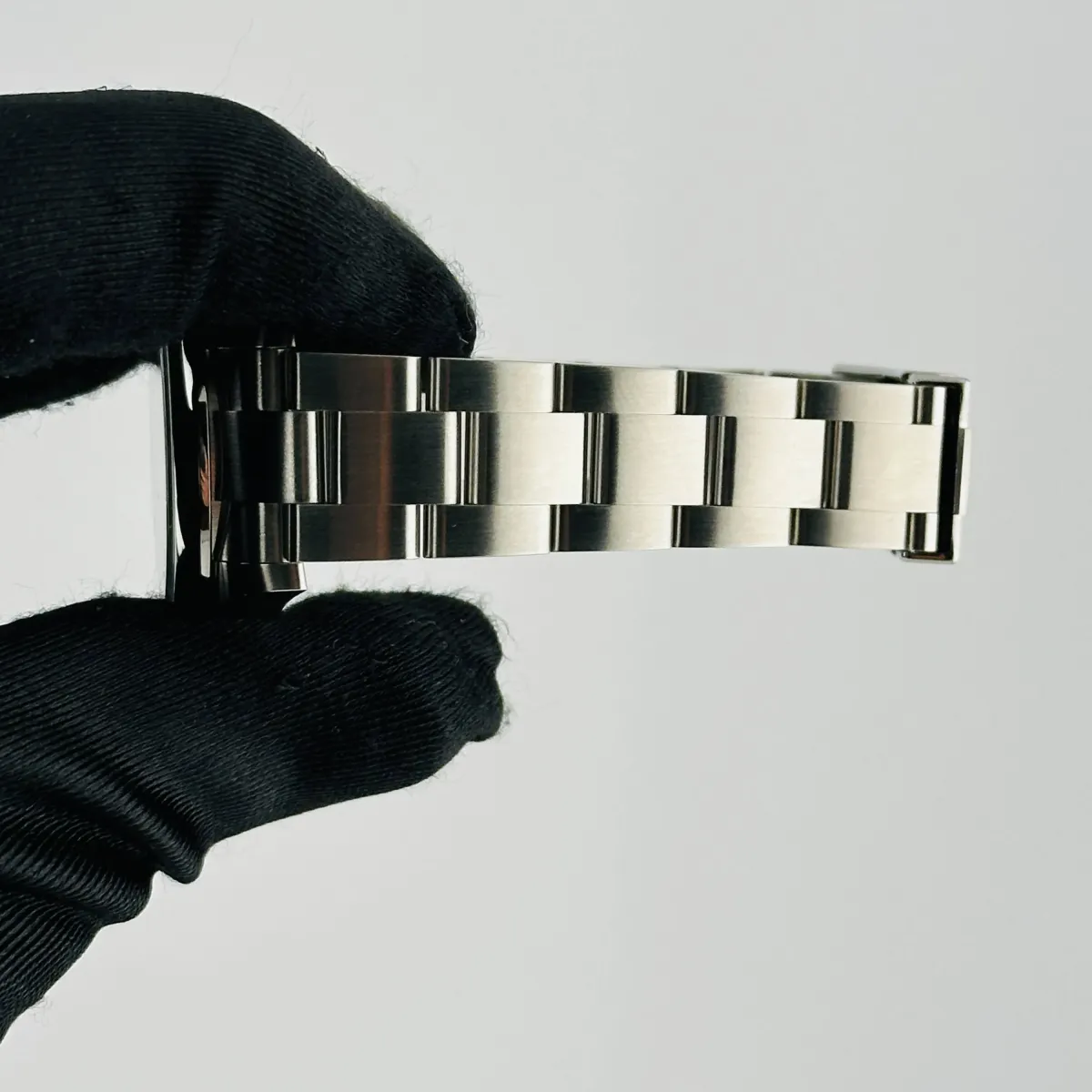 Rolex Oyster Perpetual Silver / Pink Markers Dial On Oyster