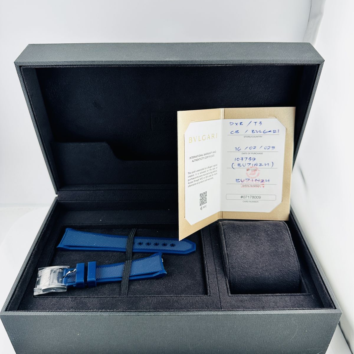 Bvlgari Octo Roma Blue Dial on Bracelet Ref. 103739 Papers 2025