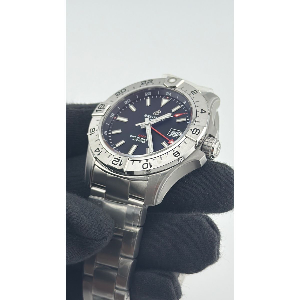 Breitling Avenger Automatic GMT Black Dial on Bracelet Ref. A32320101B1A1 Card 2026