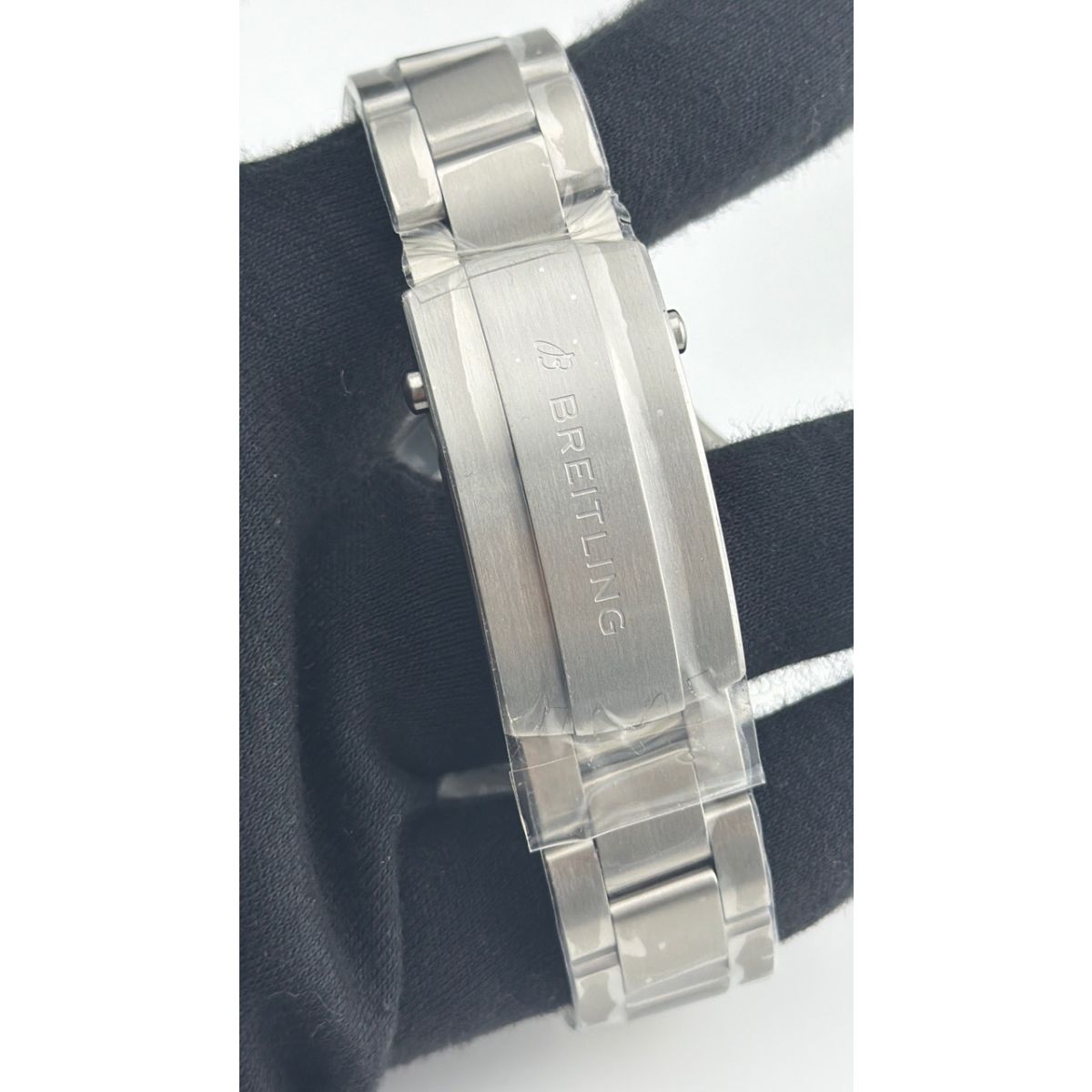 Breitling Avenger Automatic GMT Black Dial on Bracelet Ref. A32320101B1A1 Card 2026