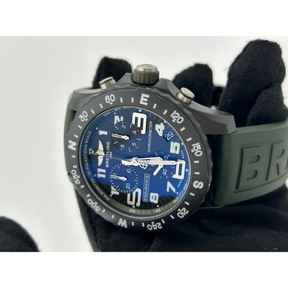 Breitling Endurance Pro Black Dial on Green Rubber Strap Ref. X82310D31B1S1 Complete 2026