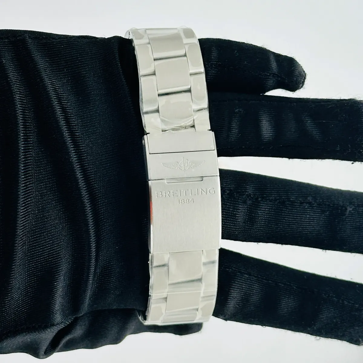 Breitling Super Avenger Chronograph B&P Black Dial On Bracelet