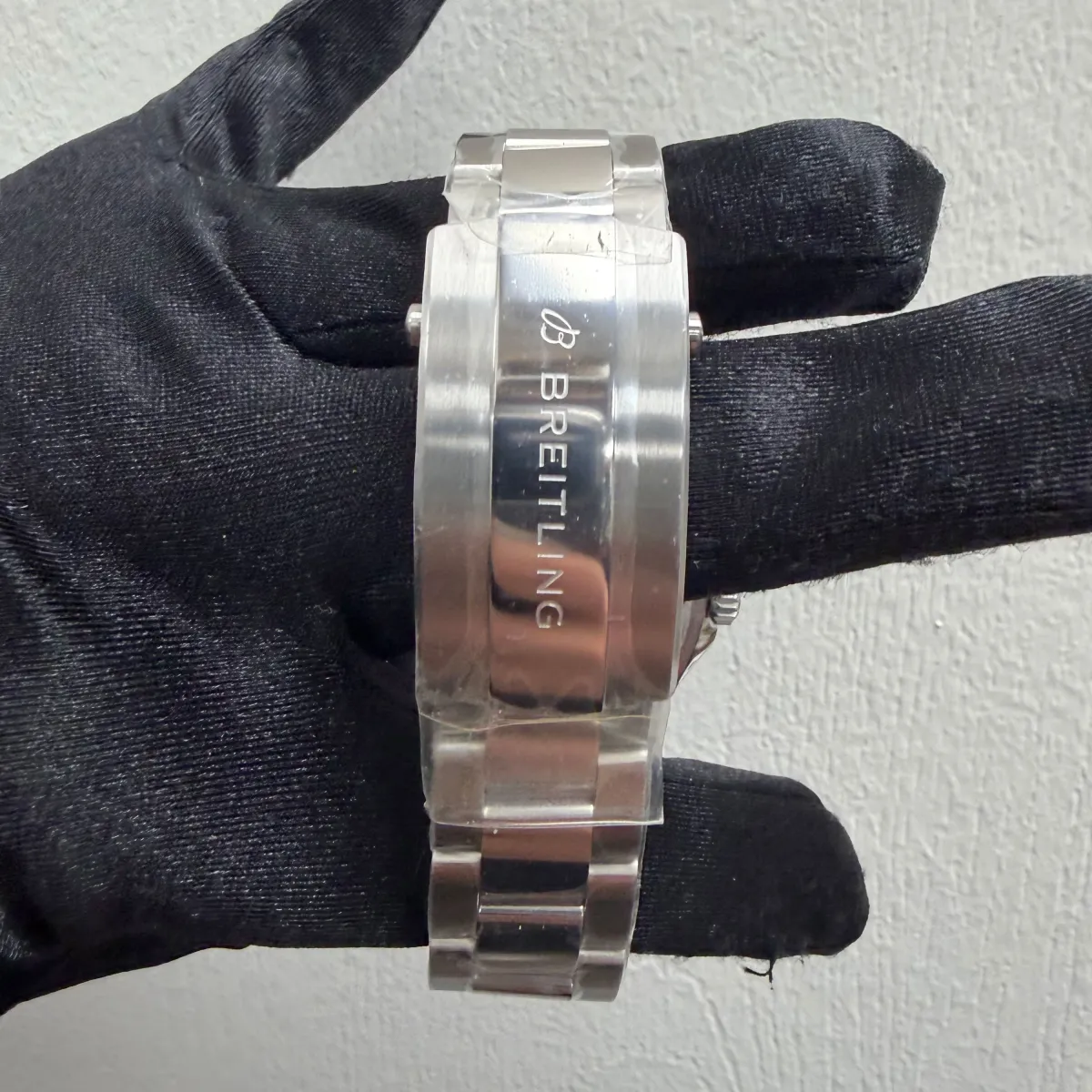 Breitling Superocean Automatic Green Dial on Bracelet Ref A17376A31L1A1 with Card 2025