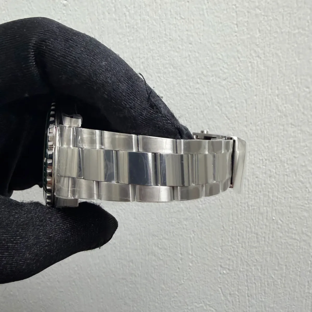 Breitling Superocean Automatic Green Dial on Bracelet Ref A17376A31L1A1 with Card 2025