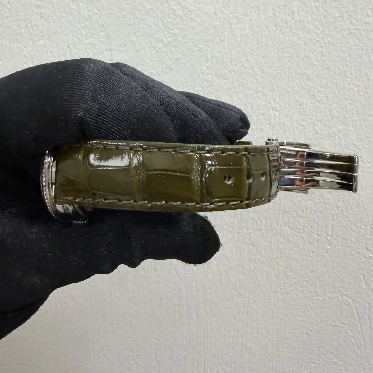 Breitling Navitimer Automatic Mint Green Dial on Leather Strap Ref A17395361L1P2 with Card