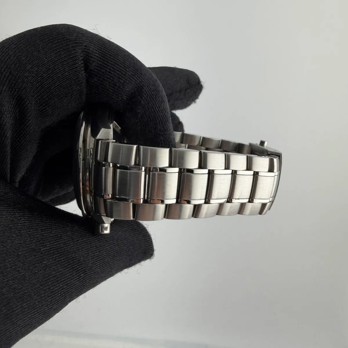 Omega Speedmaster Silver Dial Ref 3559.32 with Card 2004