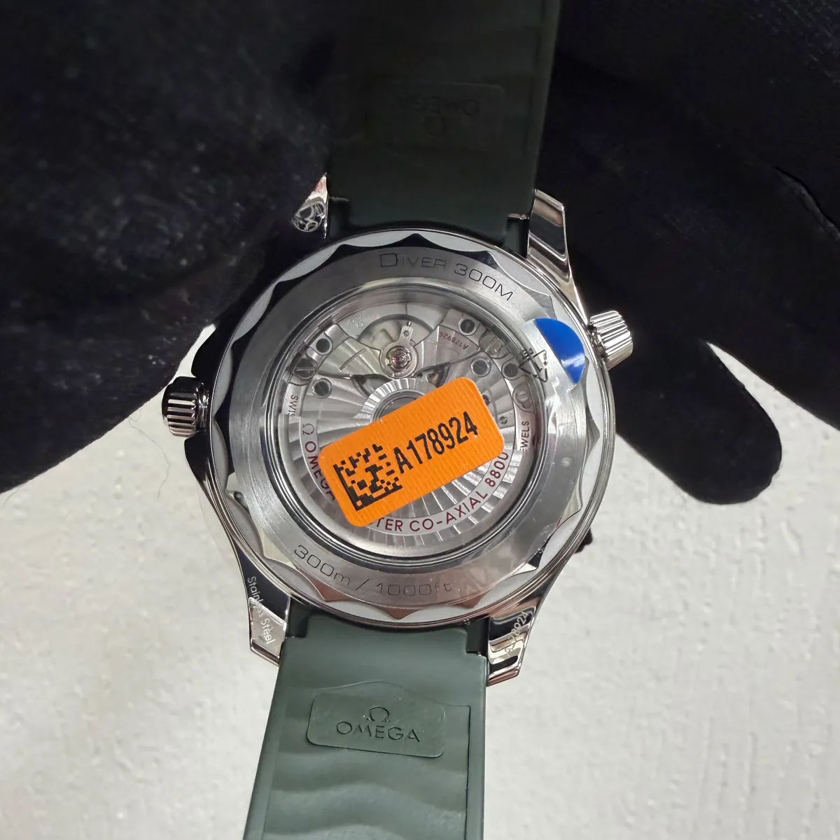 Omega Seamaster Diver 300M Co-Axial Master Chronometer Green Dial on Rubber Strap Ref 210.32.42.20.10.001 with Card