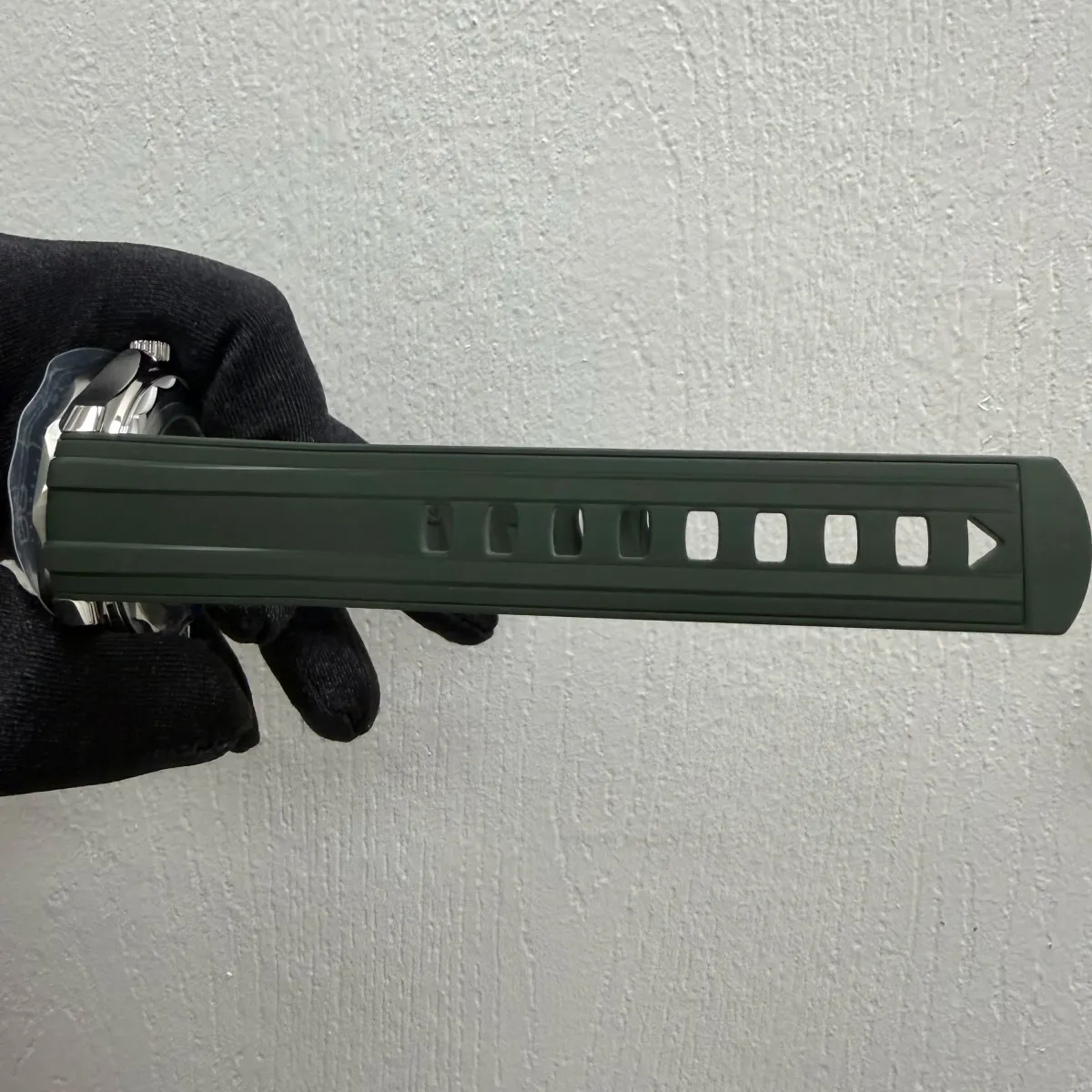 Omega Seamaster Diver 300M Co-Axial Master Chronometer Green Dial on Rubber Strap Ref 210.32.42.20.10.001 with Card