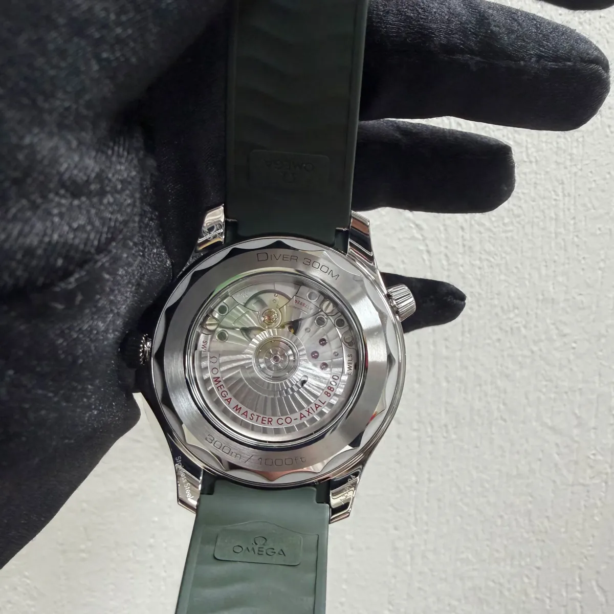 Omega Seamaster Diver 300M Co-Axial Master Chronometer Green Dial on Rubber Strap Ref 210.32.42.20.10.001 with Card