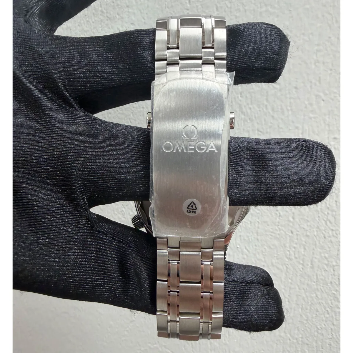 Omega Seamaster Diver 300M Co-Axial Master Chronometer Green Dial on Bracelet Ref 210.30.42.20.10.001 with Card