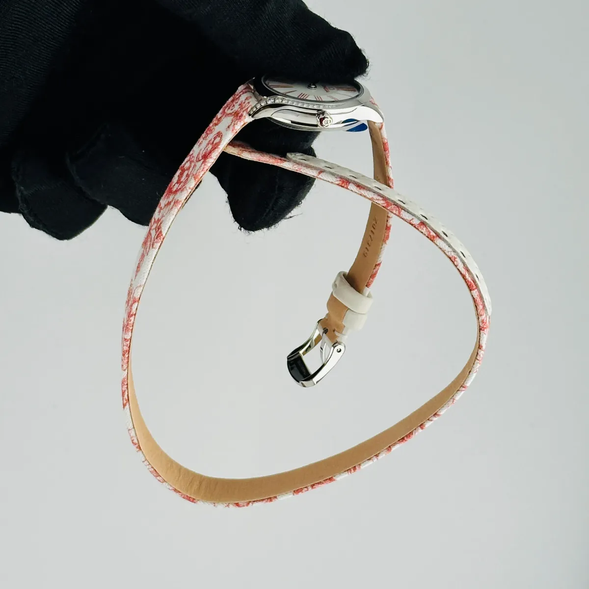 Omega De Ville Mini Tr√©sor Quartz White / Pink Roman Markers Dial on Fabric Strap Ref 428.17.26.60.04.003 with Card