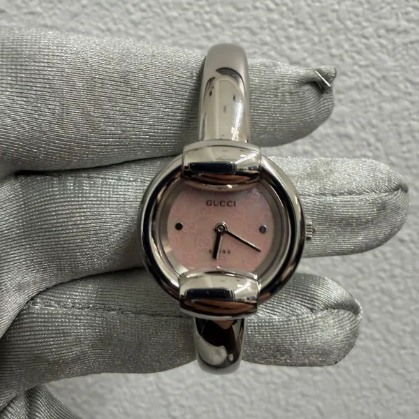 Gucci Gucci Pink Mop Dial on Bangle Style Ref 1400L