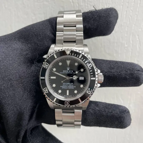 Rolex Sea-Dweller Black Dial on Oyster Ref 16600