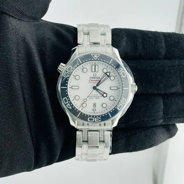 Omega Seamaster Diver 300M B&P White Dial On Bracelet