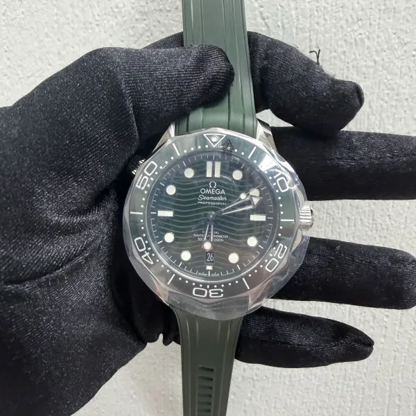 Omega Seamaster Diver 300M Co-Axial Master Chronometer Green Dial on Rubber Strap Ref 210.32.42.20.10.001 with Card